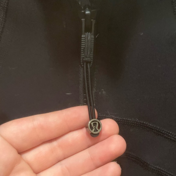 Black Lulu define jacket good as new just has some dog hair on it😅 - Picture 2 of 3